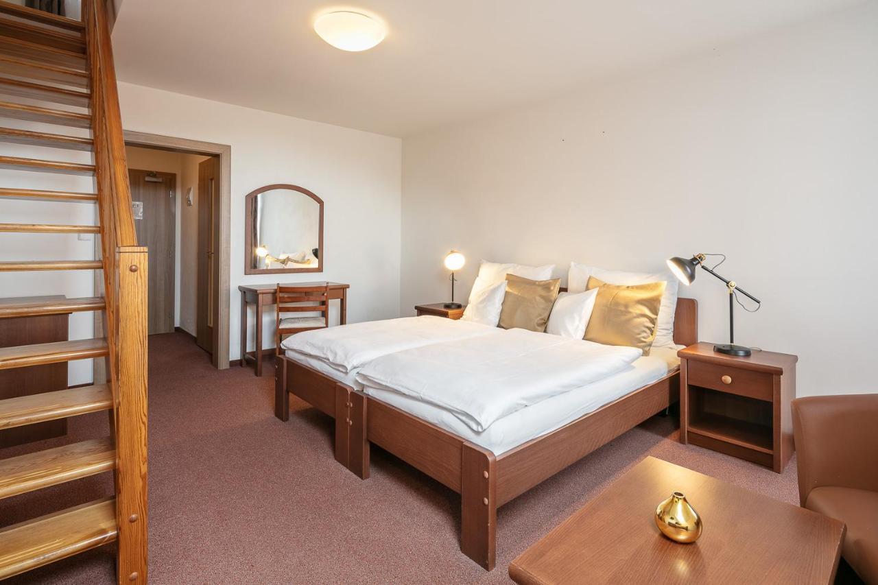 Pytloun Wellness Hotel Hasištejn Místo Buitenkant foto