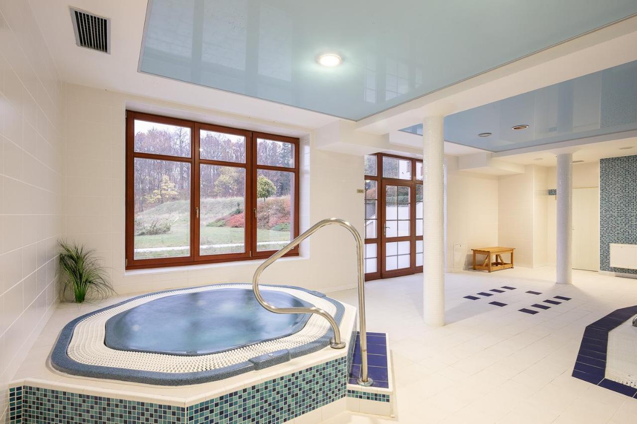 Pytloun Wellness Hotel Hasištejn Místo Buitenkant foto