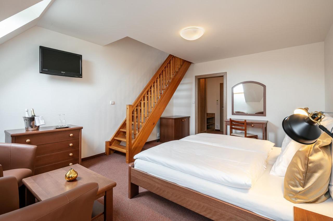 Pytloun Wellness Hotel Hasištejn Místo Buitenkant foto