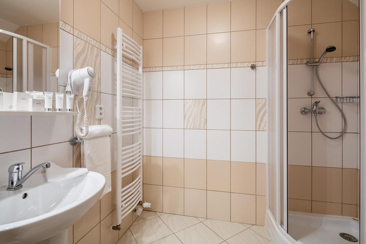 Pytloun Wellness Hotel Hasištejn Místo Buitenkant foto
