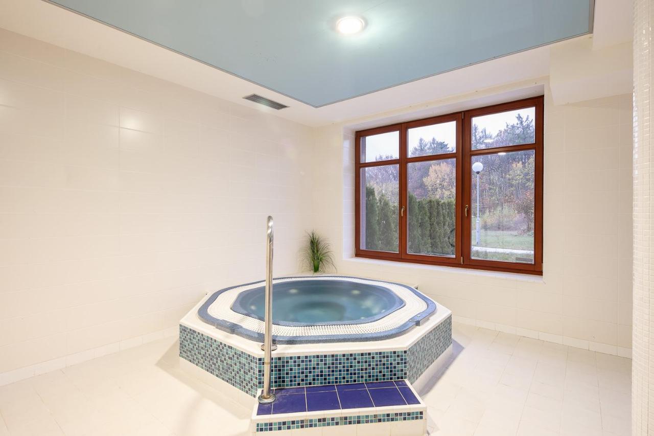 Pytloun Wellness Hotel Hasištejn Místo Buitenkant foto