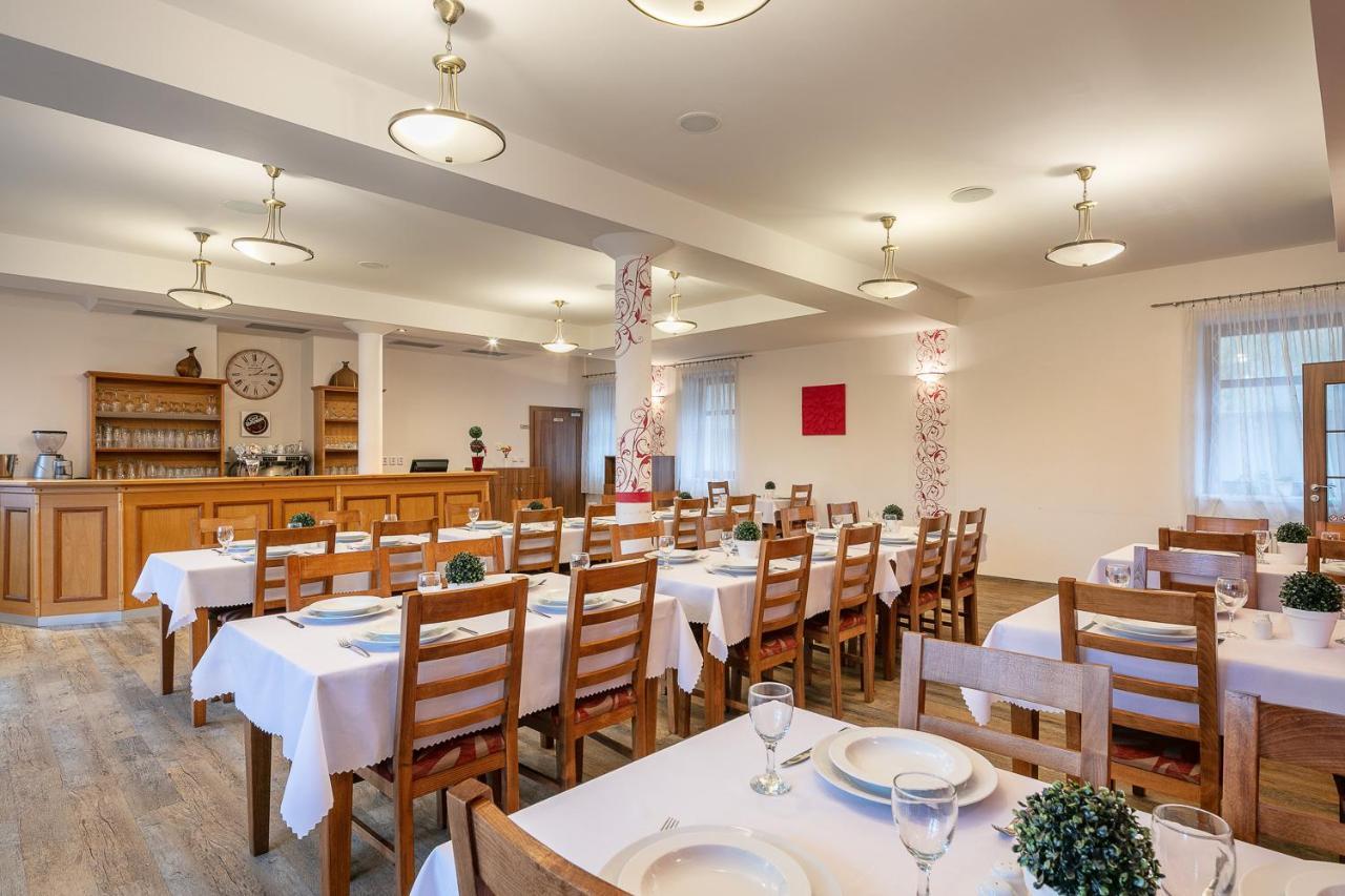Pytloun Wellness Hotel Hasištejn Místo Buitenkant foto